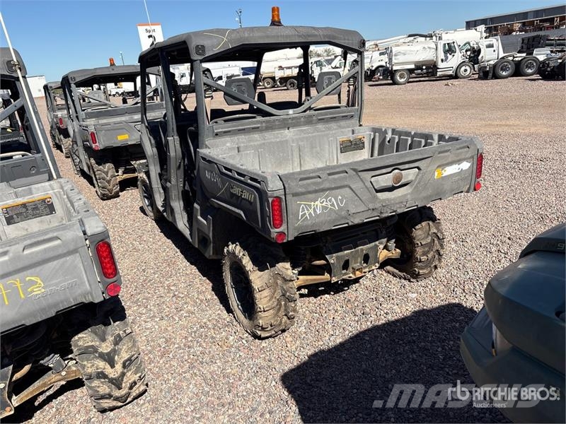 Can-am Defender 4x4 Utility Vehicle ماكينات منفعة عامة