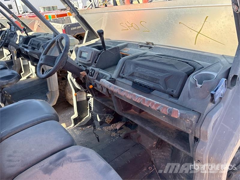 Can-am Defender 4x4 Utility Vehicle ماكينات منفعة عامة