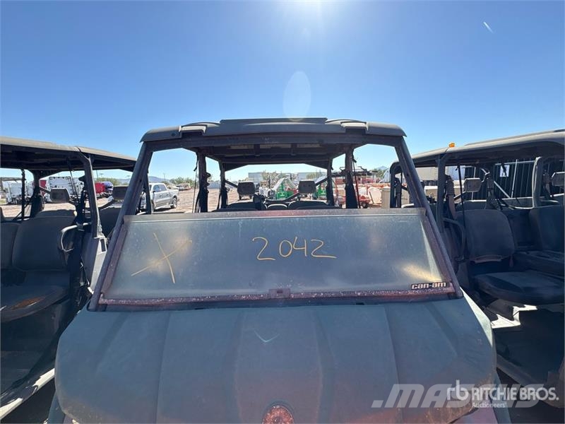 Can-am Defender 4x4 Utility Vehicle ماكينات منفعة عامة