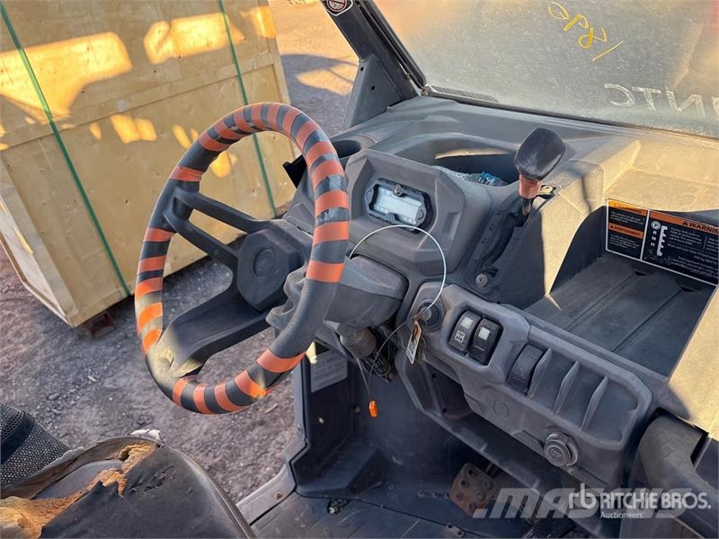 Can-am Defender 4x4 Utility Vehicle Arbeitsfahrzeuge