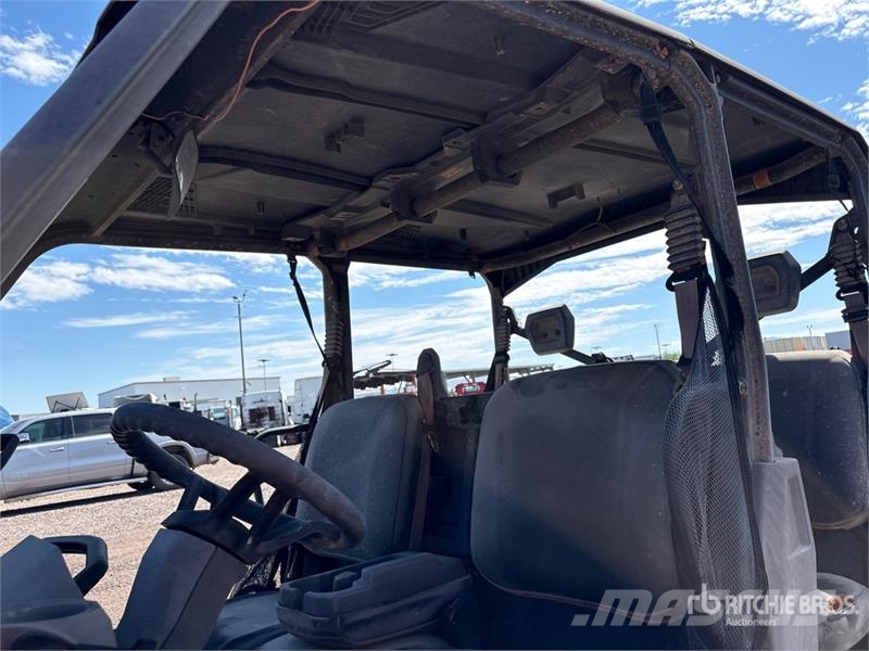 Can-am Defender 4x4 Utility Vehicle Pomoćne mašine