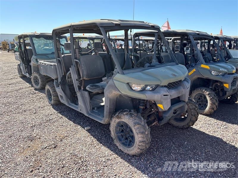 Can-am Defender 4x4 Utility Vehicle ماكينات منفعة عامة