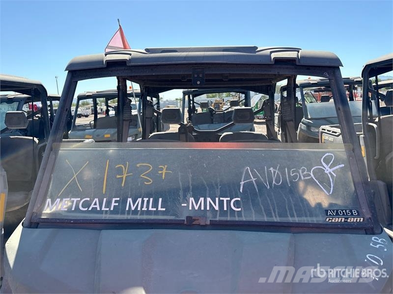 Can-am Defender 4x4 Utility Vehicle ماكينات منفعة عامة
