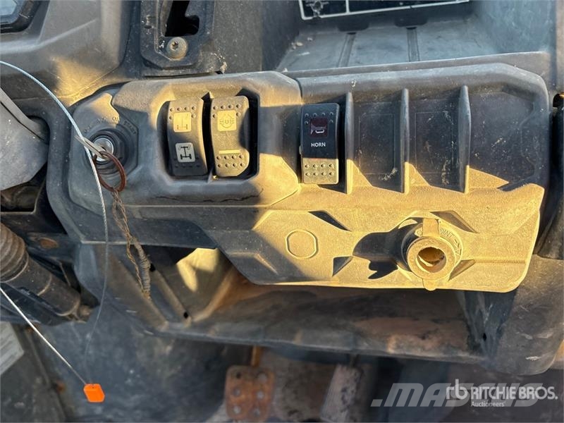 Can-am Defender 4x4 Utility Vehicle Arbeitsfahrzeuge