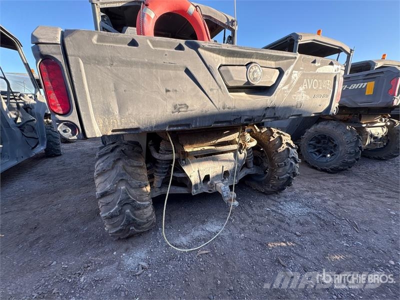 Can-am Defender 4x4 Utility Vehicle Arbeitsfahrzeuge