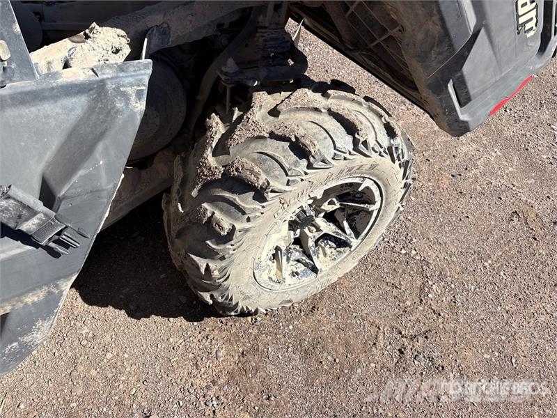 Can-am Defender 4x4 Utility Vehicle Pomoćne mašine