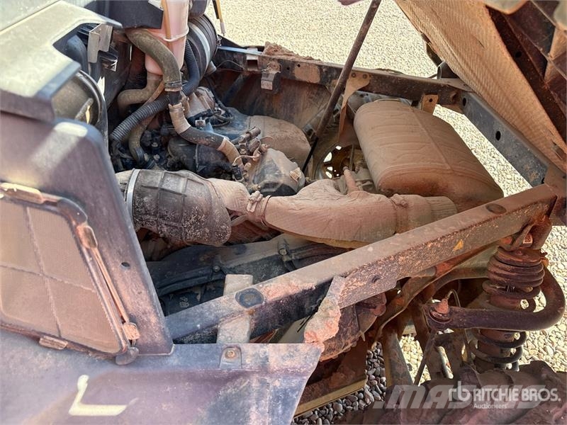 Can-am Defender 4x4 Utility Vehicle ماكينات منفعة عامة