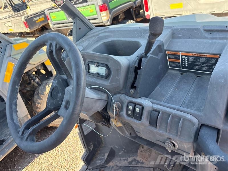 Can-am Defender 4x4 Utility Vehicle ماكينات منفعة عامة