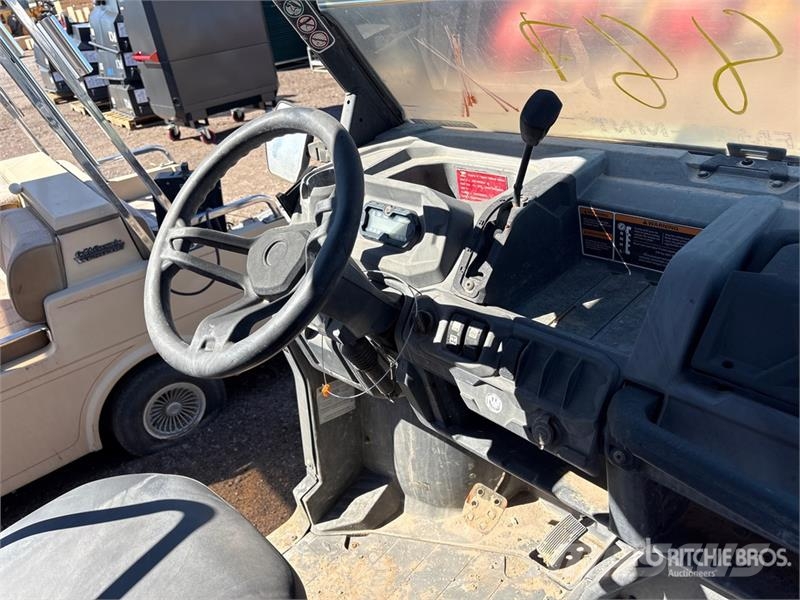 Can-am Defender 4x4 Utility Vehicle Pomoćne mašine