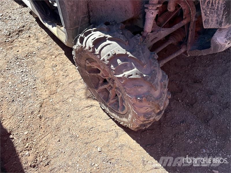 Can-am Defender 4x4 Utility Vehicle ماكينات منفعة عامة