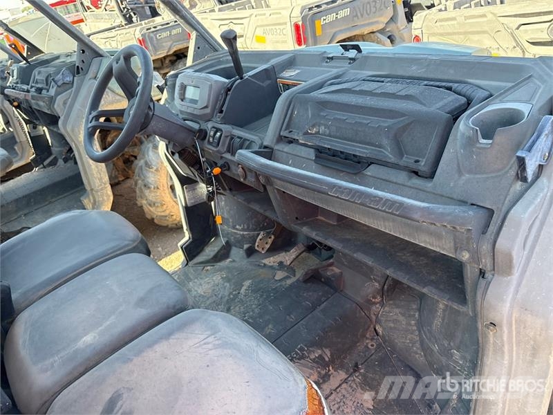 Can-am Defender 4x4 Utility Vehicle ماكينات منفعة عامة