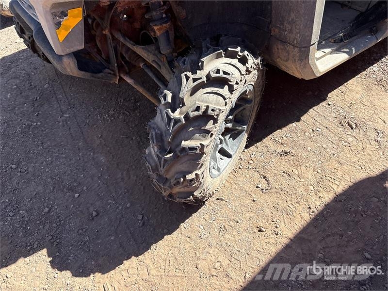 Can-am Defender 4x4 Utility Vehicle ماكينات منفعة عامة