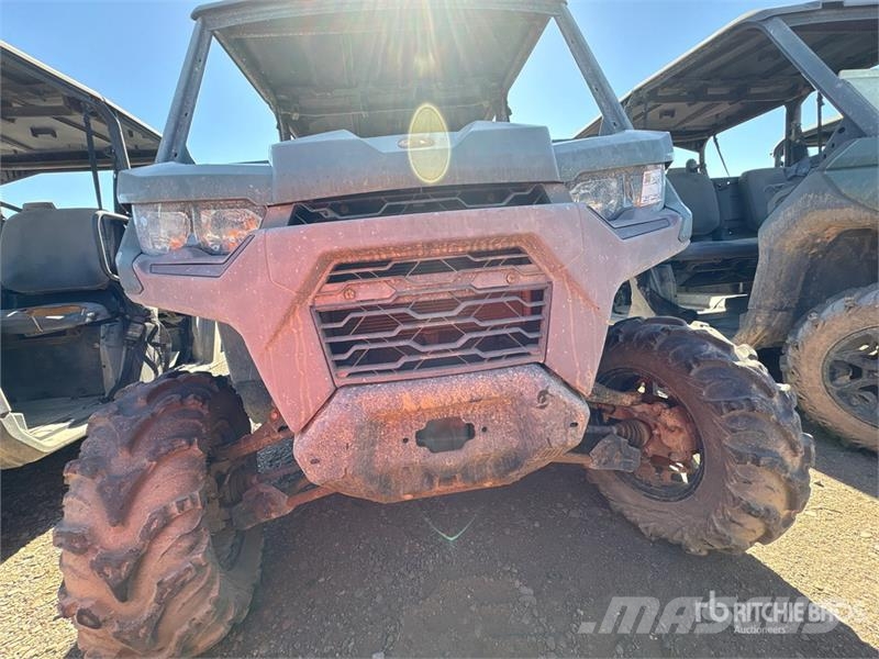Can-am Defender 4x4 Utility Vehicle ماكينات منفعة عامة