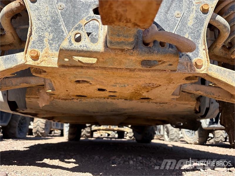 Can-am Defender 4x4 Utility Vehicle ماكينات منفعة عامة