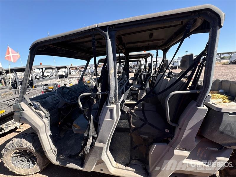 Can-am Defender 4x4 Utility Vehicle ماكينات منفعة عامة
