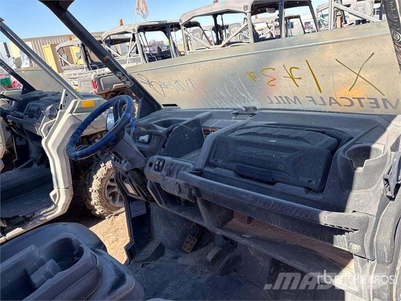 Can-am Defender 4x4 Utility Vehicle ماكينات منفعة عامة