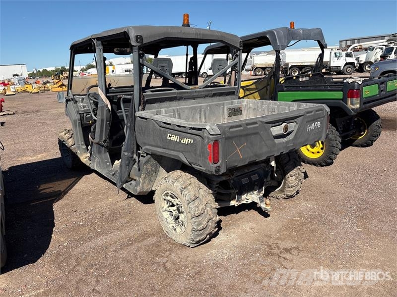 Can-am Defender 4x4 Utility Vehicle Pomoćne mašine