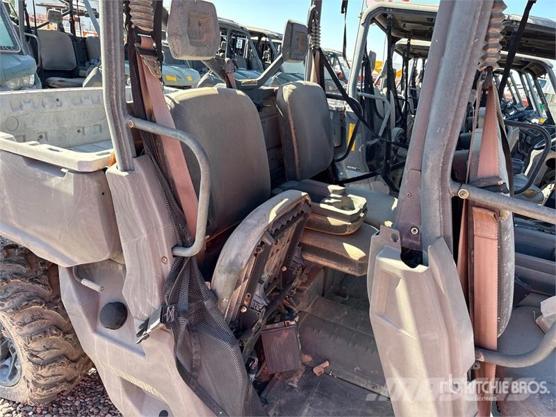 Can-am Defender 4x4 Utility Vehicle ماكينات منفعة عامة