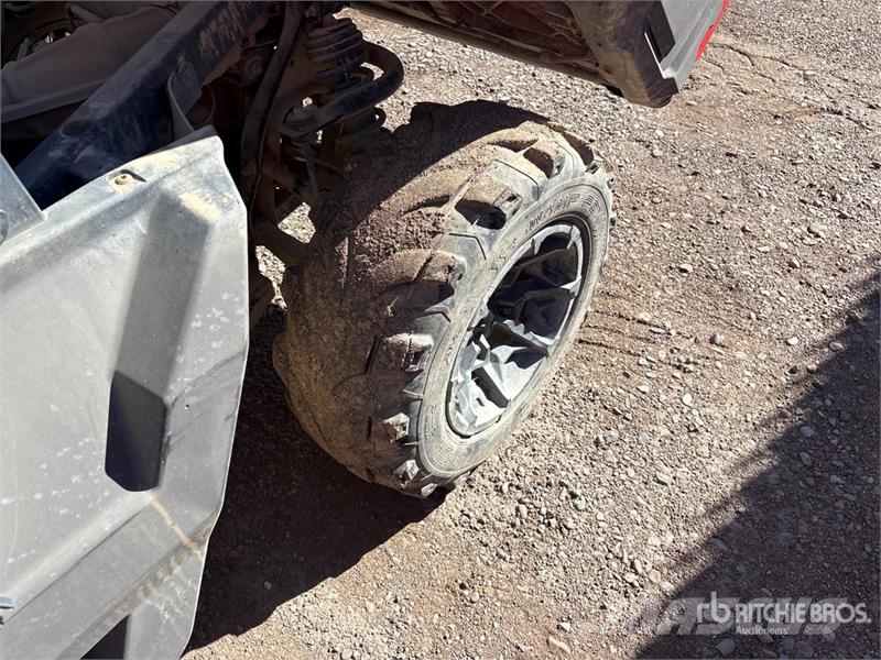 Can-am Defender 4x4 Utility Vehicle ماكينات منفعة عامة