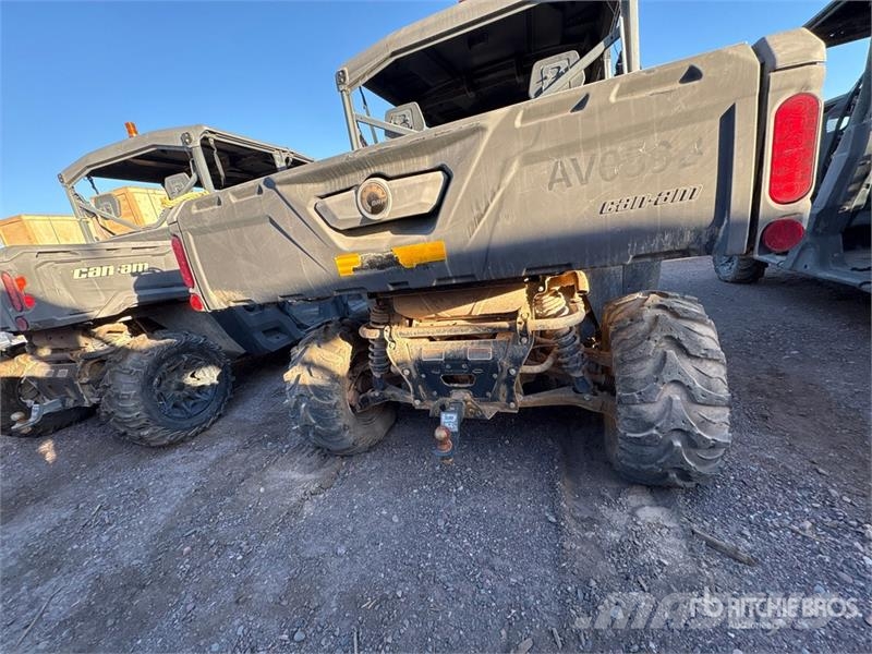 Can-am Defender 4x4 Utility Vehicle Arbeitsfahrzeuge