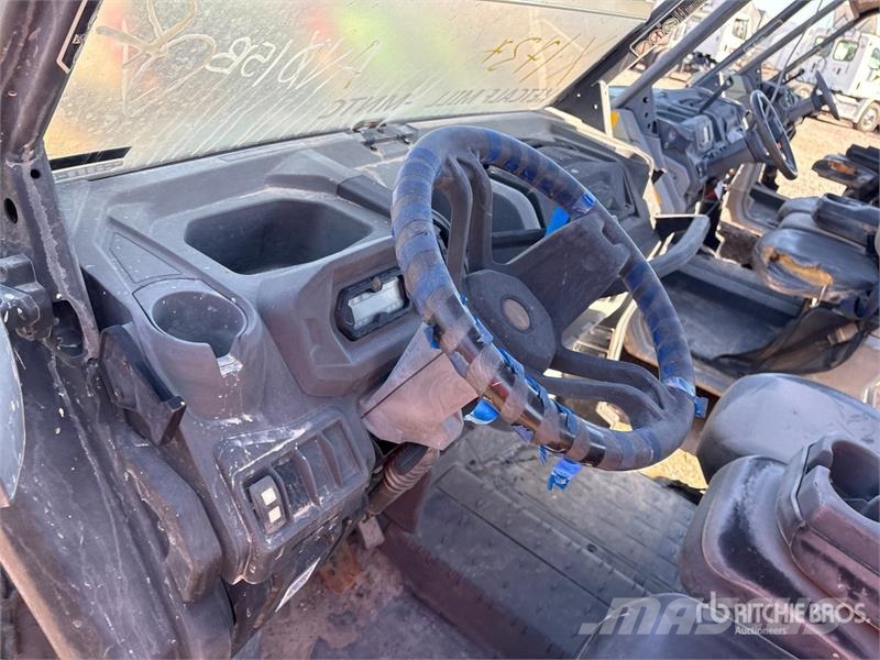 Can-am Defender 4x4 Utility Vehicle ماكينات منفعة عامة