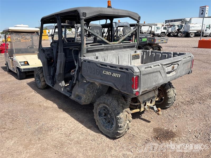 Can-am Defender 4x4 Utility Vehicle Pomoćne mašine