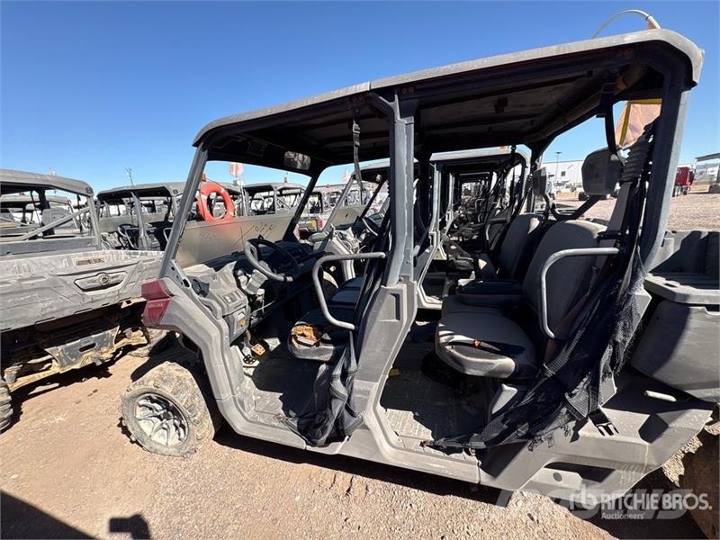 Can-am Defender 4x4 Utility Vehicle ماكينات منفعة عامة