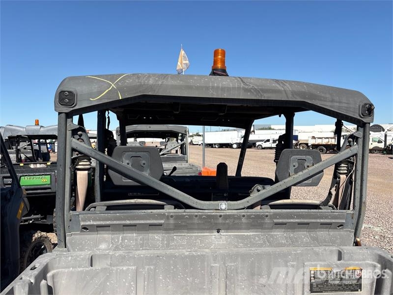 Can-am Defender 4x4 Utility Vehicle ماكينات منفعة عامة