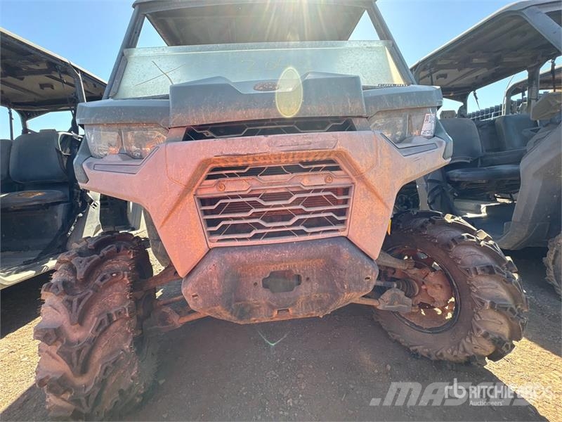 Can-am Defender 4x4 Utility Vehicle ماكينات منفعة عامة