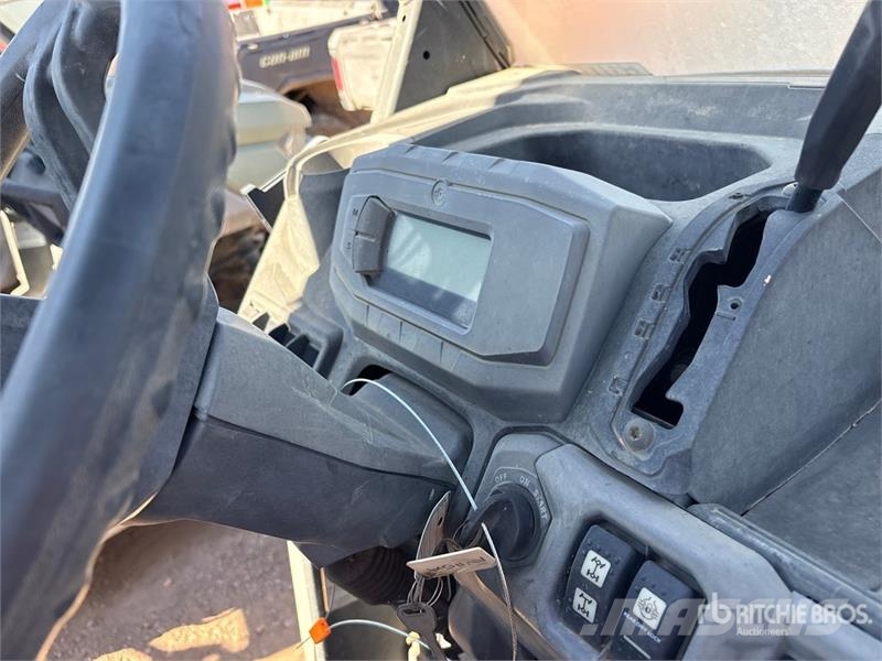 Can-am Defender 4x4 Utility Vehicle ماكينات منفعة عامة