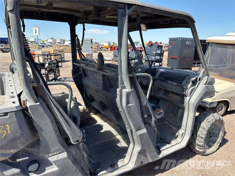 Can-am Defender 4x4 Utility Vehicle Pomoćne mašine