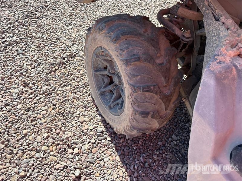 Can-am Defender 4x4 Utility Vehicle ماكينات منفعة عامة
