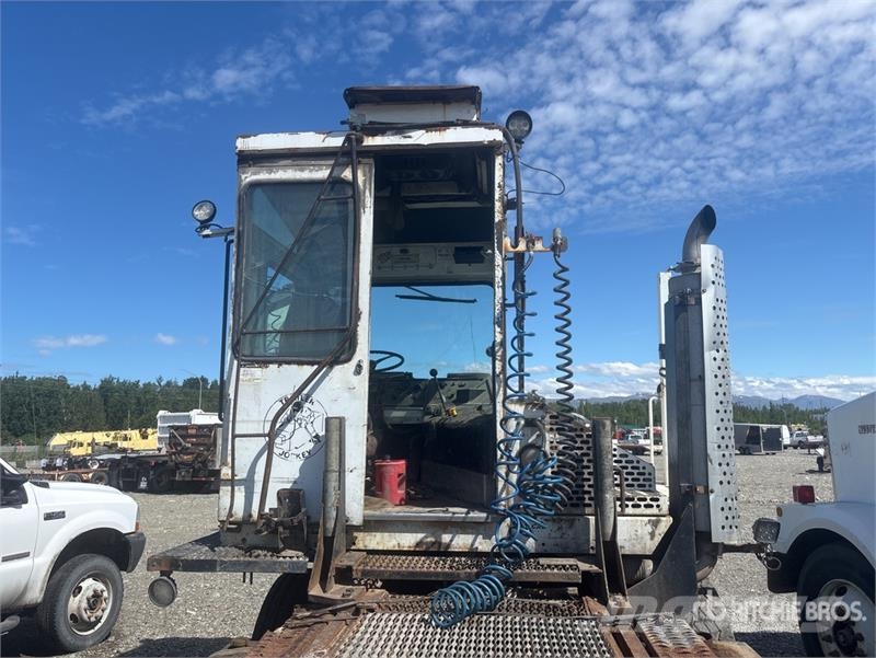 Capacity TJ7000 Термінальні трактори