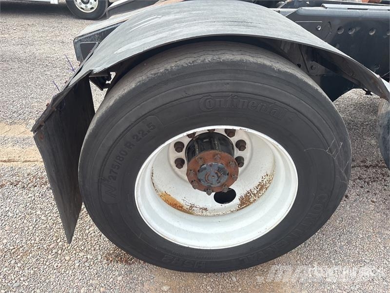 CARGOTEC 4x2 Spotter Truck Terminaltrekkers