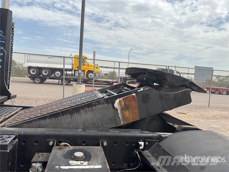 CARGOTEC 4x2 Spotter Truck Terminaltrekkers