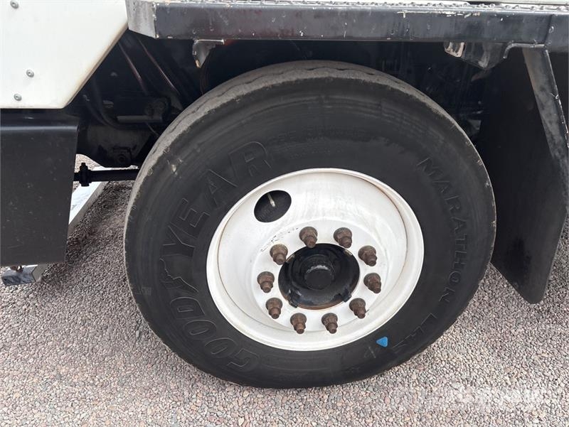 CARGOTEC 4x2 Spotter Truck Terminaltrekkers