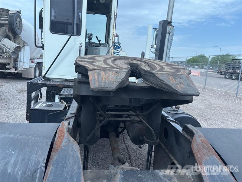 CARGOTEC 4x2 Spotter Truck Terminaltrekkers