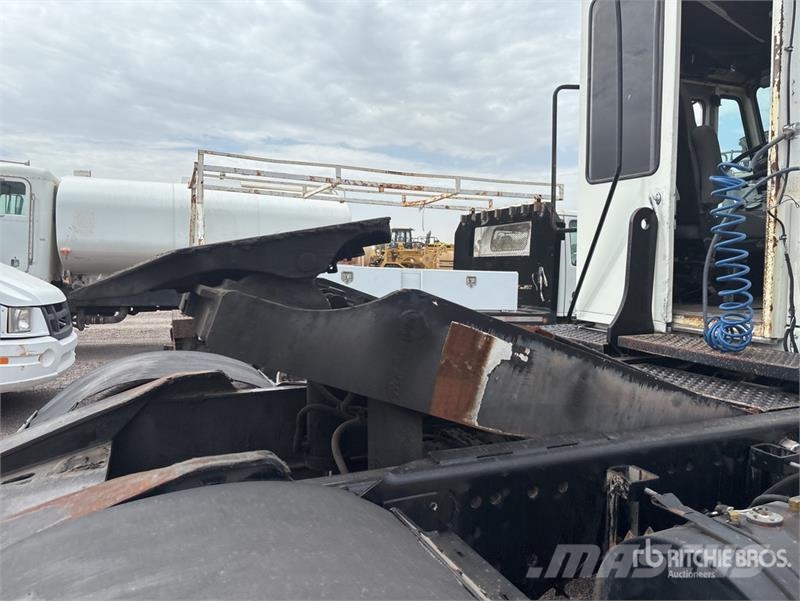 CARGOTEC 4x2 Spotter Truck Terminaltrekkers