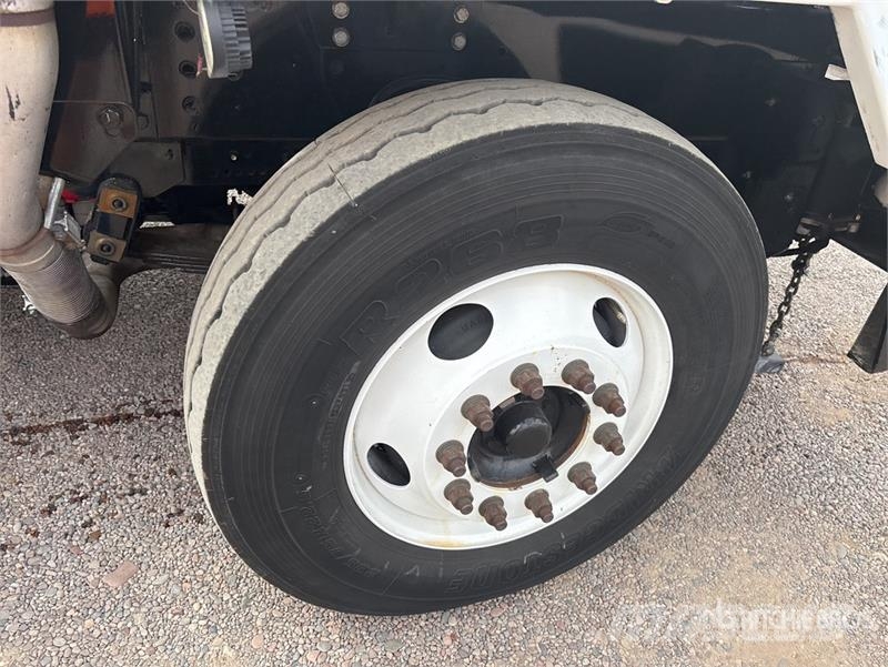 CARGOTEC 4x2 Spotter Truck Terminaltrekkers