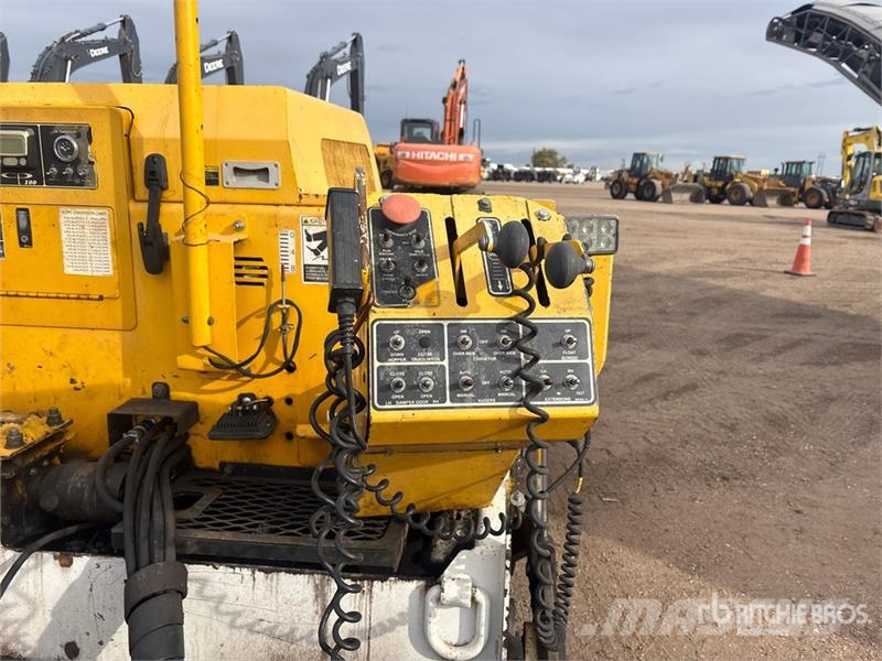 Carlson CP100 Track Asphalt Paver 아스팔트 포장장비