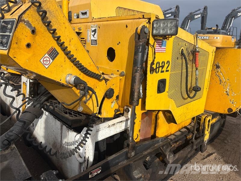 Carlson CP100 Track Asphalt Paver 아스팔트 포장장비