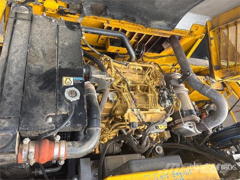 Carlson CP100 Track Asphalt Paver 아스팔트 포장장비