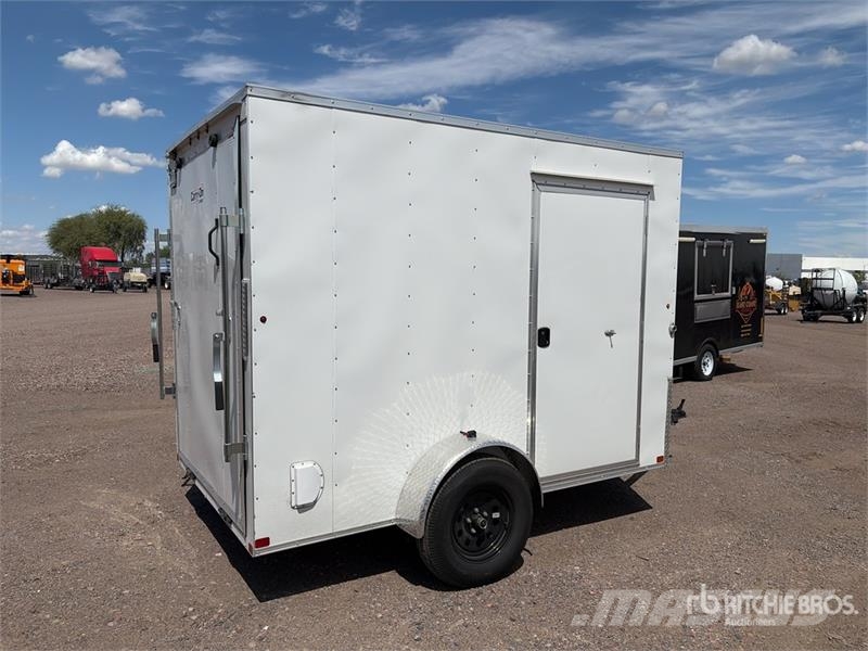  Carry-On 11 ft S/A Enclosed Trailer Прицепы-фургоны