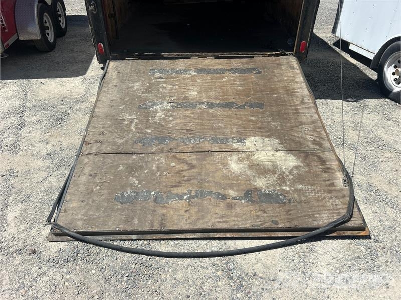 Carson 12 ft T/A Enclosed Trailer مقطورات ذات هيكل صندوقي