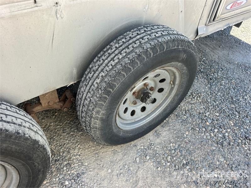 Carson 12 ft T/A Enclosed Trailer مقطورات ذات هيكل صندوقي