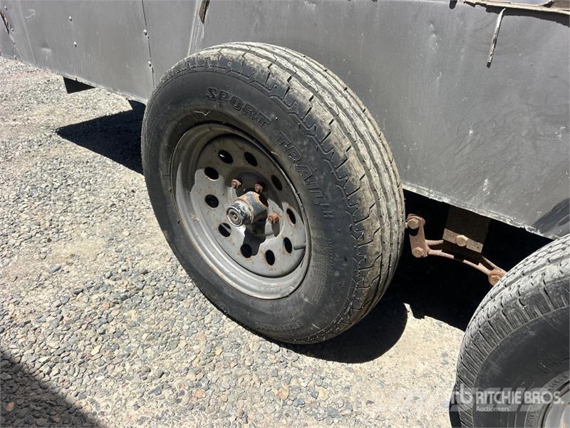 Carson 12 ft T/A Enclosed Trailer مقطورات ذات هيكل صندوقي
