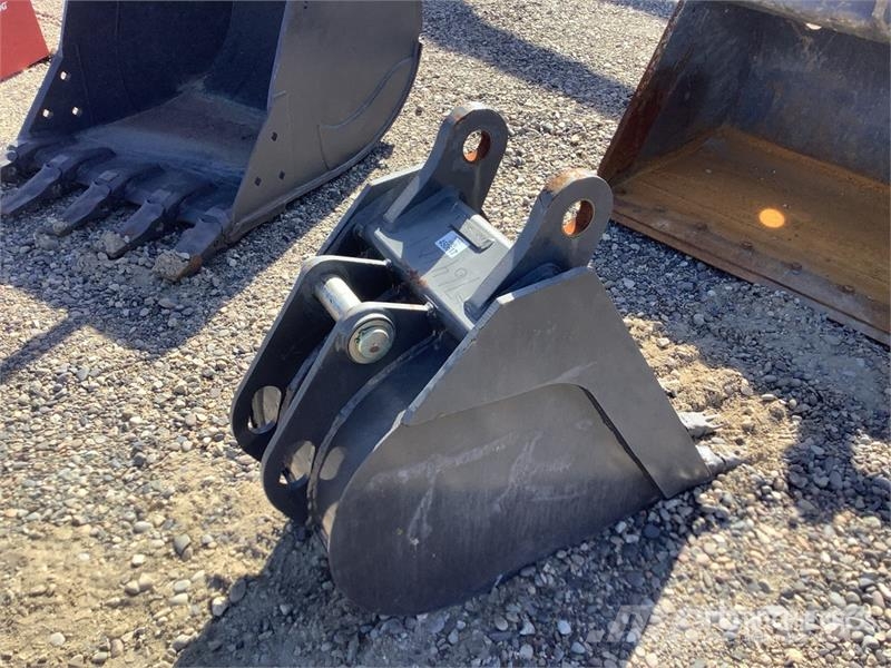 CASE 18 in Digging Bucket Baldes