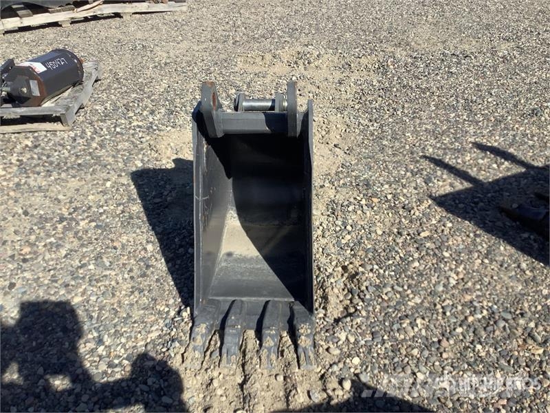 CASE 18 in Digging Bucket Baldes
