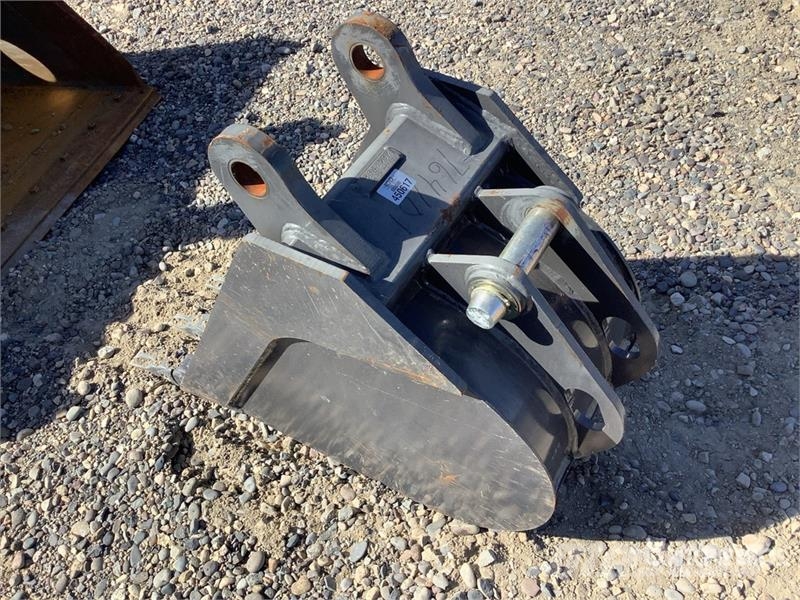 CASE 18 in Digging Bucket Baldes
