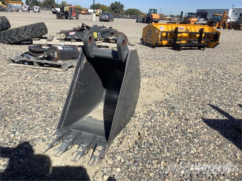 CASE 18 in Digging Bucket Baldes